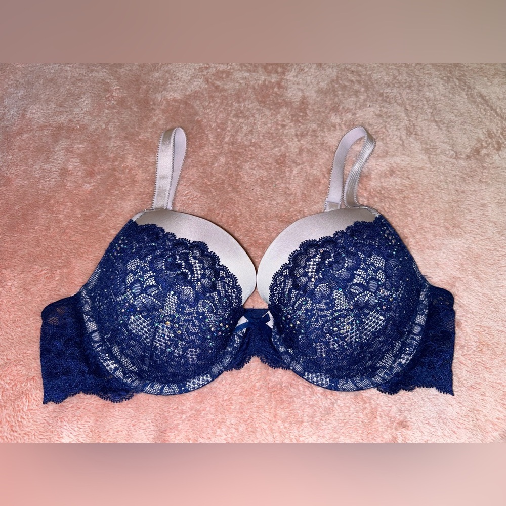 NWOT Navy Blue and Silver Rhinestone Dream Angels Bra!!
